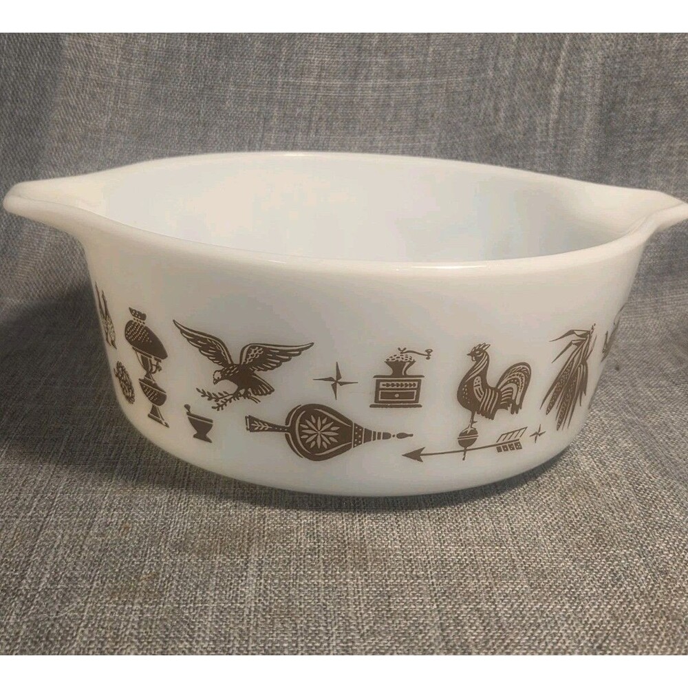 PYREX 472 1.5 PT SMALL CASSEROLE DISH EARLY AMERICAN ROOSTER FARM EAGLE 6"